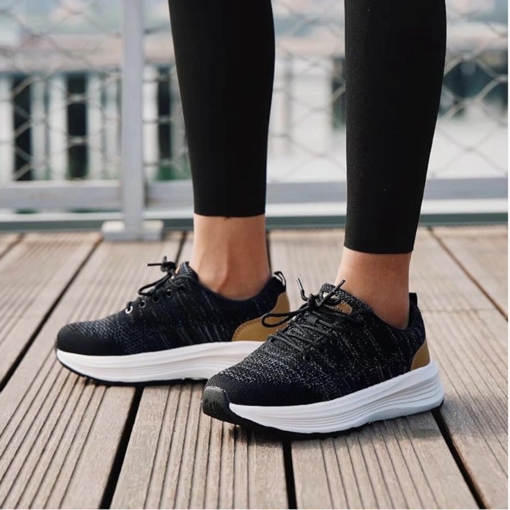 OrthoComfoot Women's Orthopedic Breathable Sneakers Size 8.5